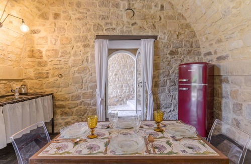Modica Apartment | Wohnung 'Casa del Pozzo' mit Terrasse by Interhome