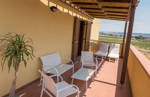 Alberese Apartment | Wohnung in Alberese mit Panoramaterrasse by Interhome
