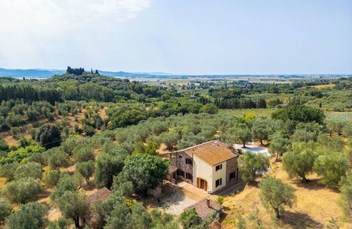 Campiglia Marittima Villa | Wonderful private villa for 8 people with A/C, WIFI, patio and pets allowed
