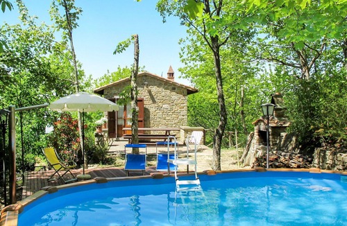 Cortona House | Wonderful private villa for 4 people with private pool, TV, patio and pets allowed