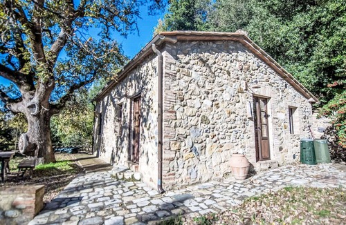 Pari Villa | Wonderful private villa for 4 people with WIFI, patio, pets allowed and panoramic view