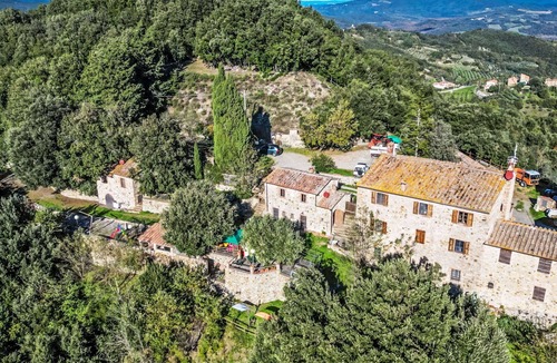 Pari Villa | Wonderful private villa for 4 people with WIFI, patio, pets allowed and panoramic view