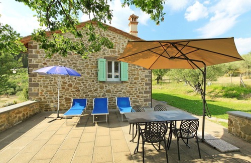 Cortona Villa | Wonderful private villa for 6 people with private pool, WIFI, A/C, TV, patio and pets allowed
