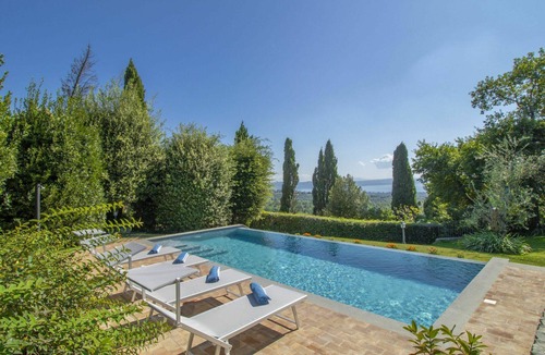 San Lorenzo Nuovo Villa | Wonderful private villa with WIFI, private pool, A/C, hot tub, TV, terrace and pets allowed