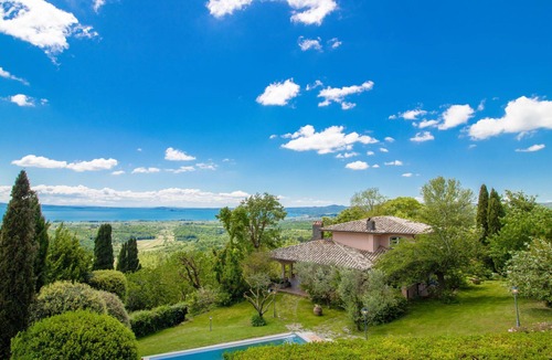 San Lorenzo Nuovo Villa | Wonderful private villa with WIFI, private pool, A/C, hot tub, TV, terrace and pets allowed