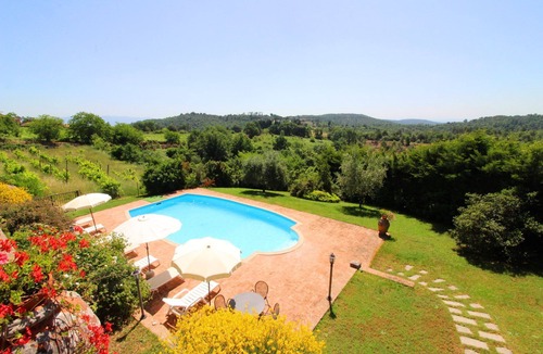 Monte San Savino Villa | Wonderful private villa for 10 guests with WIFI, private pool, TV and pets allowed