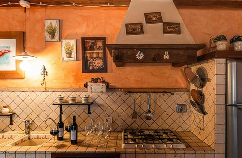 Collazzone Villa | Wonderful private villa for 11 guests with private pool, WIFI, hot tub, A/C, TV, terrace and par.