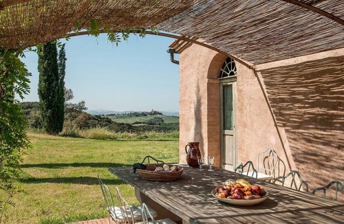 Camigliano Villa | Wonderful private villa for 14 people with WIFI, private pool, A/C, TV and panoramic view