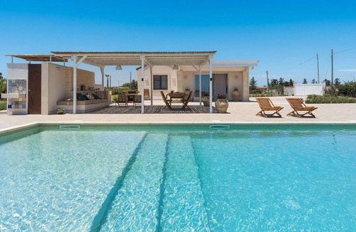 Pachino Villa | Wonderful private villa for 4 guests with WIFI, private pool, A/C, TV, terrace and panoramic view