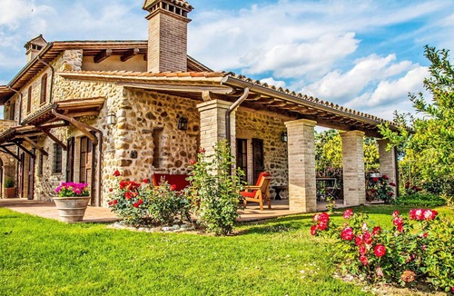 Allerona Villa | Wonderful private villa with private pool, WIFI, TV, patio, pets allowed and panoramic view