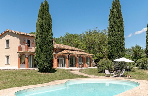 Manciano Villa | Wonderful private villa for 9 people with A/C, private pool, WIFI, patio and pets allowed