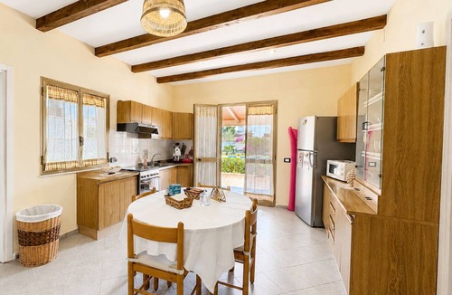 Brucoli Villa | Wonderful private villa with private pool, WIFI, A/C, TV, patio, pets allowed and panoramic view