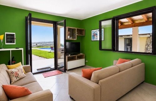 Brucoli Villa | Wonderful private villa with private pool, WIFI, A/C, TV, patio, pets allowed and panoramic view