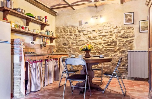 Montelovesco Villa | Wonderful private villa for 10 guests with private pool, WIFI, TV and pets allowed