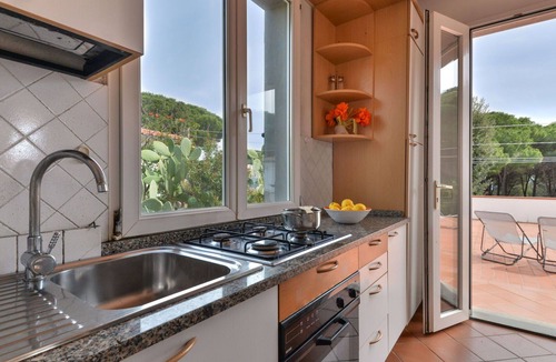 Cavo House | Wonderful private villa for 4 guests with TV, terrace and pets allowed