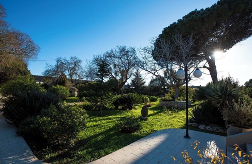 Ragusa Villa | Wonderful private villa for 12 guests with WIFI, A/C, private pool, TV and patio