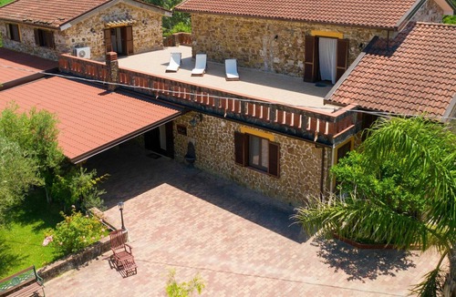 Giungano Villa | Wonderful private villa with WIFI, private pool, A/C, TV, patio, panoramic view and parking
