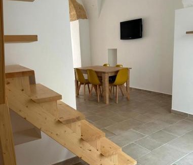 Leverano Apartment | yellow house