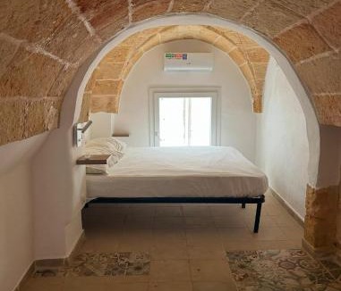 Leverano Apartment | yellow house