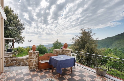 Serramezzana Apartment | Zenone Room with Sea View, Wi-Fi and Air Conditioning