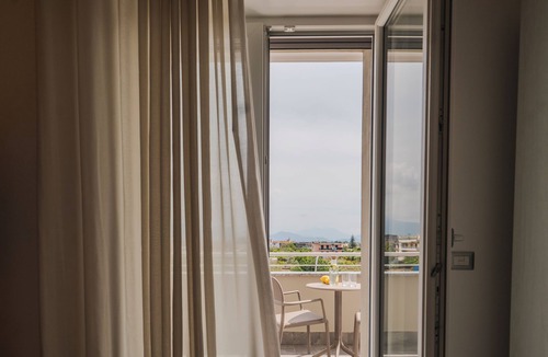 Pompei Condo | ZEST HOUSE POMPEI - APARTMENTS