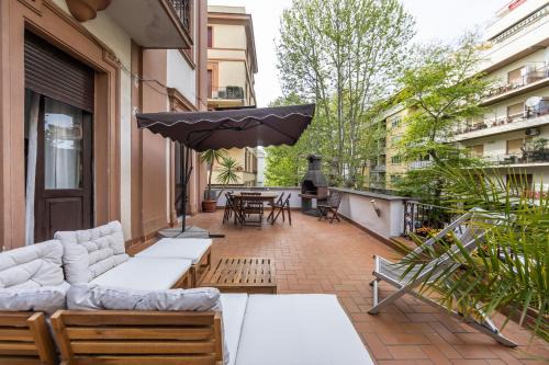3-Bedroom Central Apartment with terrace near the sea