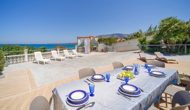 3 bedroom stunning apartment in Trappeto