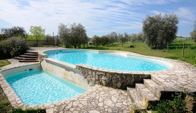 4 bedroom lovely apartment in Pomonte