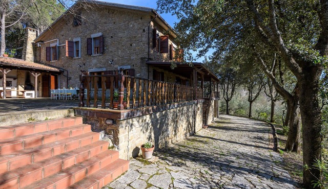4 bedroom pet friendly home in Pergola