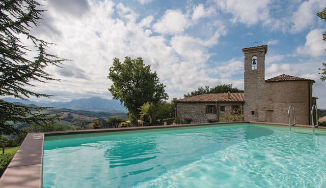 6 bedroom gorgeous home in Cagli PU