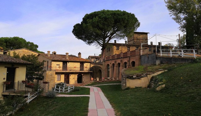 Agriturismo Borgo Pulciano in Montone