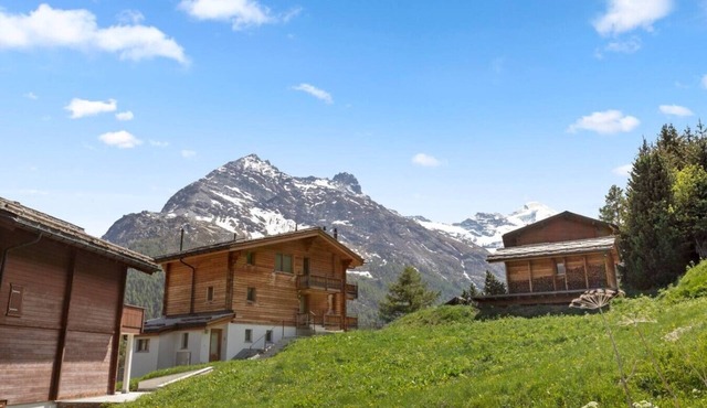 Alpine cocoon with private sauna and incredible view in Saas-Fee
