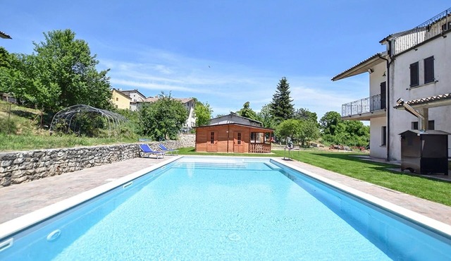 Amazing apartment in Frazione Montebibico