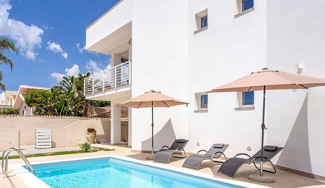 Amazing apartment in Marzamemi with swimming pool