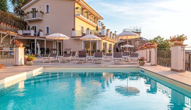 Amazing home in Laureana Cilento