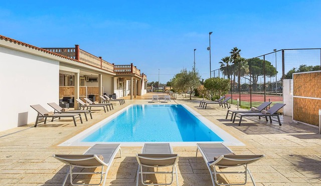Amazing home in Ispica with private swimming pool, can be inside or outside