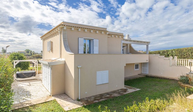 Apartment 'Oasi degli Dei' with Private Terrace, Wi-Fi and Air Conditioning