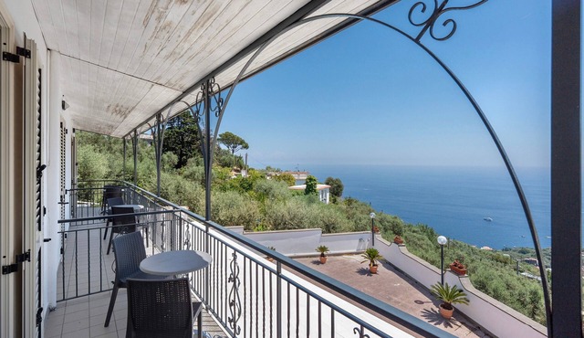 Apartment 'Amalfi Apartment' with Sea View, Wi-Fi and Air Conditioning