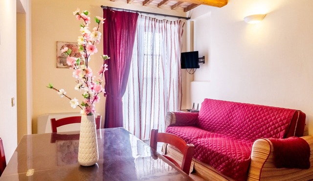 Apartment 'Borgo La Contessa - Leopoldo' with Shared Pool, Wi-Fi and Air Conditioning