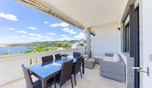 Apartment 'Baia Dei Sogni - Ariae' with Sea View, Wi-Fi and Air Conditioning