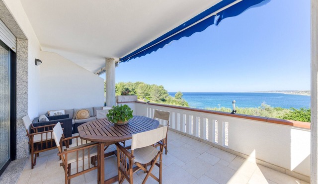 Apartment 'Baia Dei Sogni - Petra' with Sea View, Wi-Fi and Air Conditioning