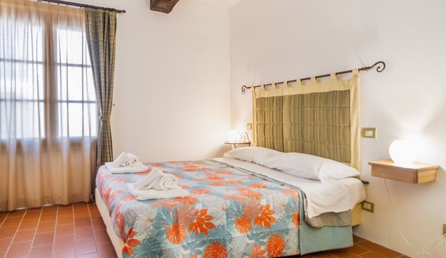 Apartment 'Cesare' with Shared Pool, Wi-Fi and Air Conditioning