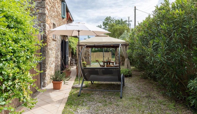 Apartment 'Casa Cascata - Casale Rosmarino' with Private Garden, Wi-Fi and Air Conditioning