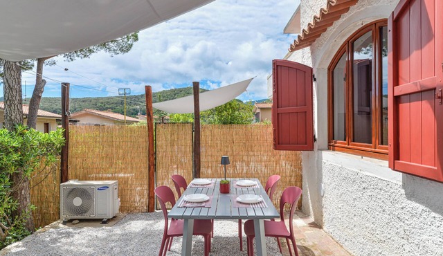 Apartment 'Casa Cerboli' with Sea View, Private Garden and Wi-Fi