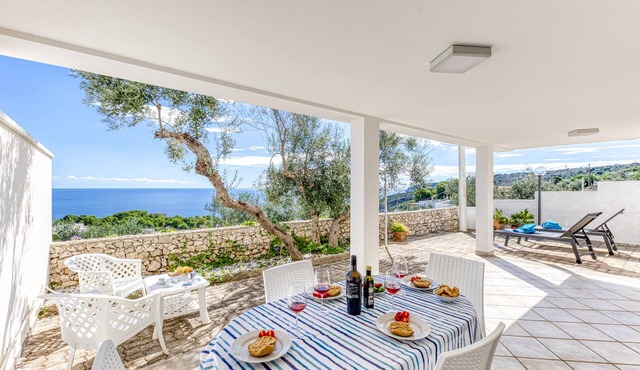 Apartment 'Dimora Dei Turchesi' with Private Terrace, Wi-Fi and Air Conditioning