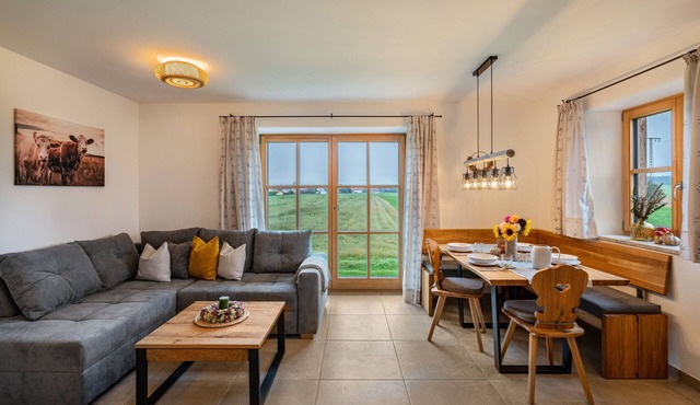 Apartment 'Ferienwohnung Eberlhof' with Mountain View, Shared Garden and Wi-Fi in Schechen