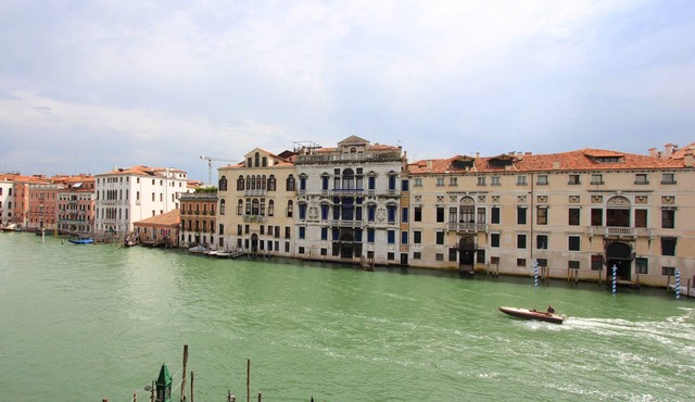 Apartment Grand Canal View (with lift)