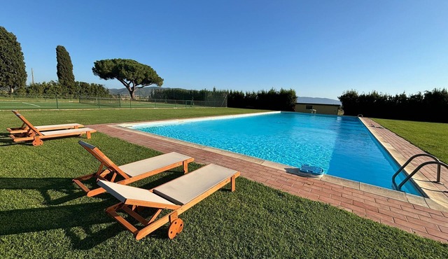 Apartment 'Il Camino' with Shared Pool, Wi-Fi and Air Conditioning