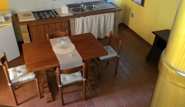 Apartment 'Il Gelsomino' with Shared Pool, Wi-Fi and Air Conditioning