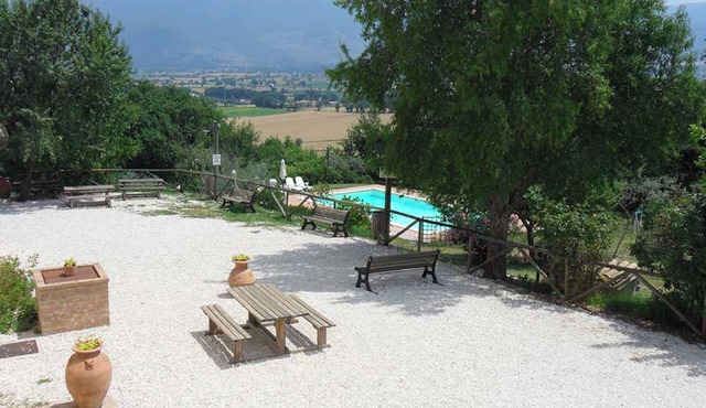 Apartment 'Mandorlo' - Il Poggiolo with Shared Pool, Wi-Fi and Air Conditioning